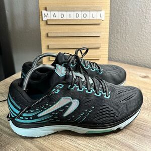 Newton Women’s 10.5 Kismet 7 Black Blue Running Sneakers